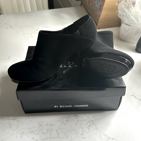 High heel bootie black size 11 - Picture 1 of 3